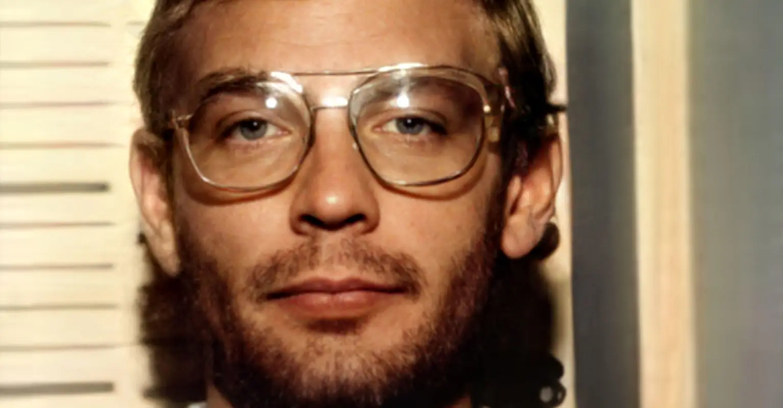 Robert Irwin blasted by confused fans who think he dressed as Jeffrey Dahmer