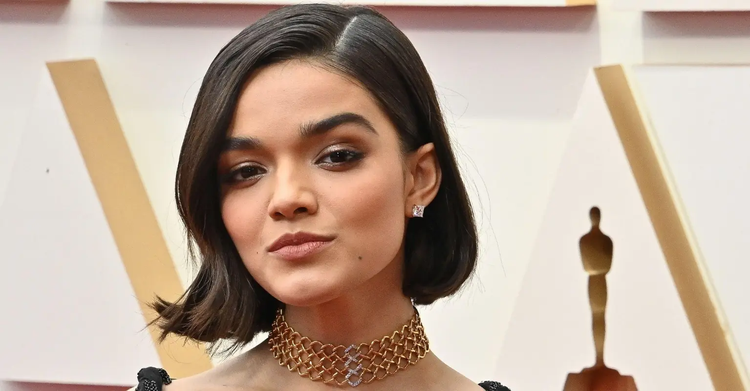 'Snow White' star Rachel Zegler takes down trolls attacking Halle Bailey over Ariel casting