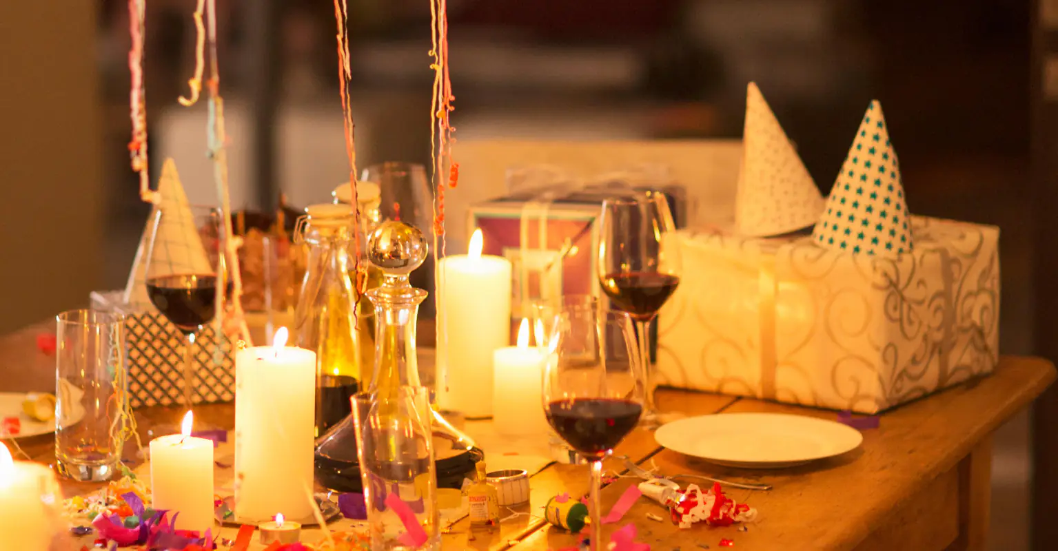 Daughter left in tears as none of mom's 40+ guests turn up to her birthday party