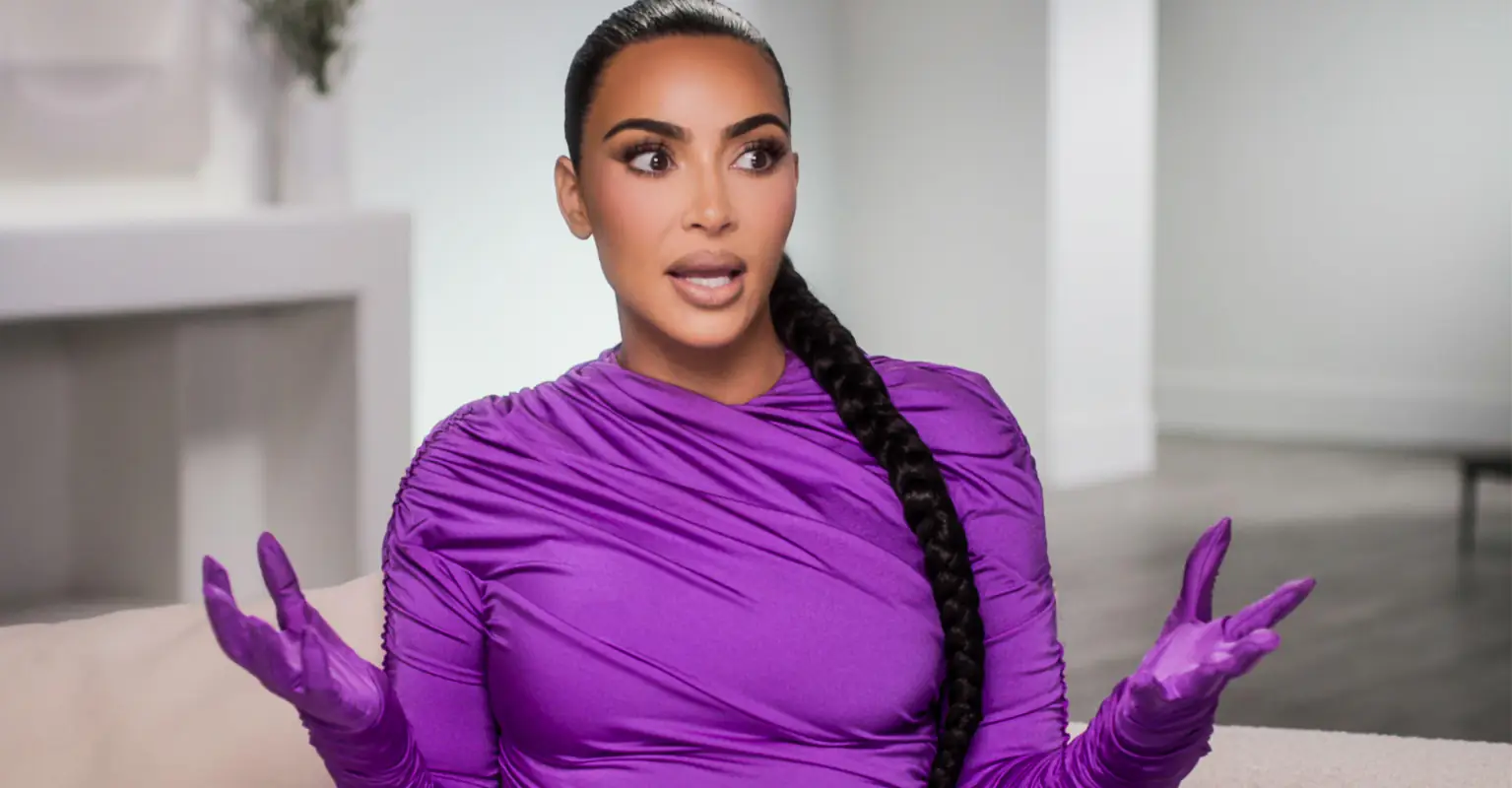 People can't help wondering how Kim Kardashian uses the bathroom in insane Mystique costume