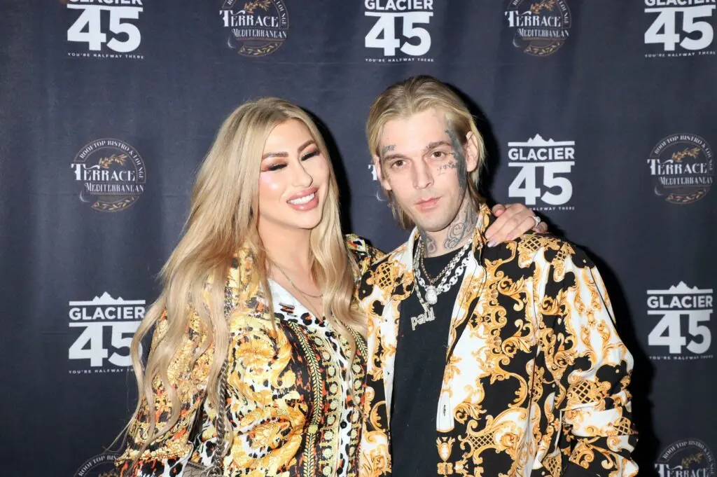 size-large wp-image-1263176475