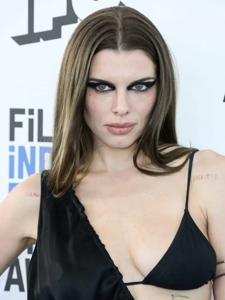 wp-image-1263177844 size-large