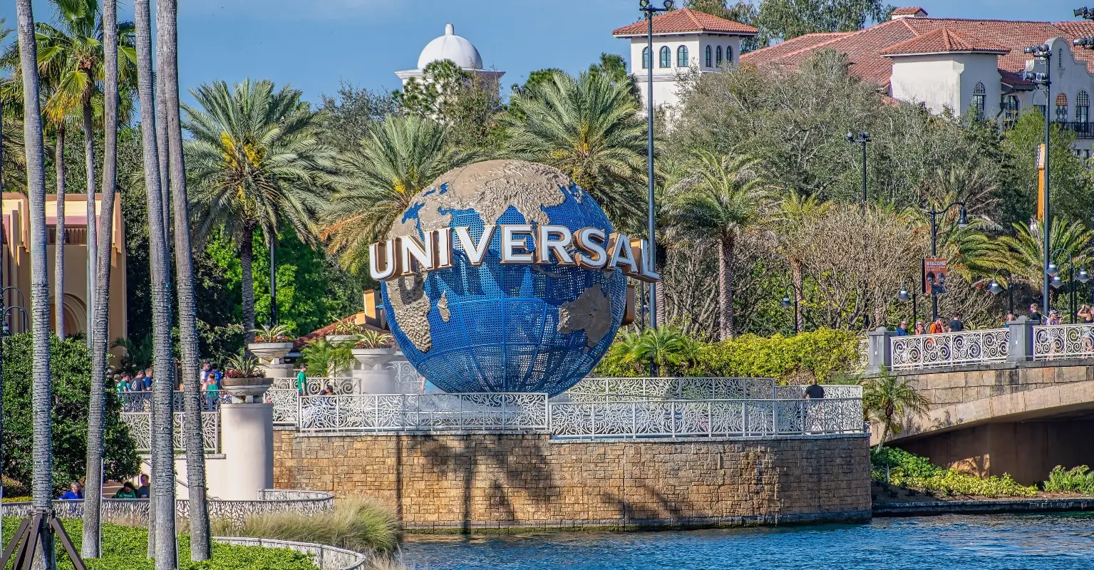 Woman shares 'humiliating' experience at Universal Studios due to lack of size-inclusive rides