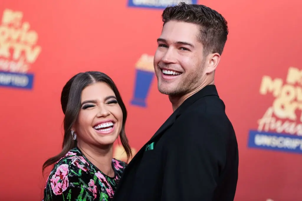 wp-image-1263177492 size-large