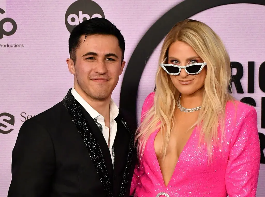 wp-image-1263179269 size-large