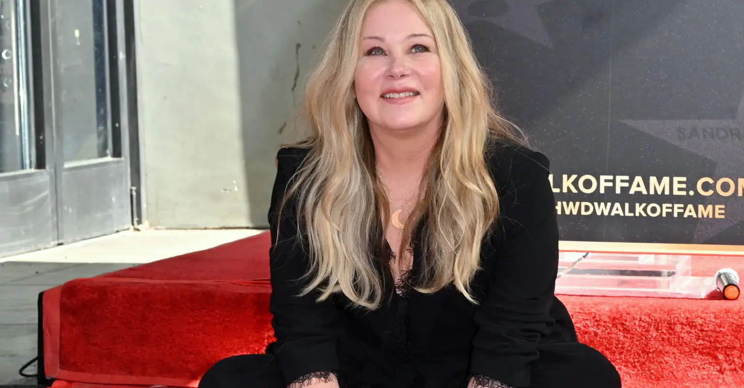 Christina Applegate sends defiant message about MS diagnosis with Walk of Fame nails