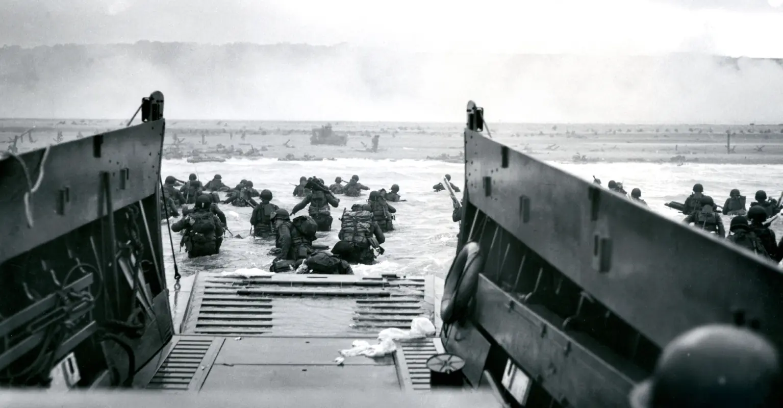 Veteran, 99, reunites with woman whose photo he kept in wallet for 78 years