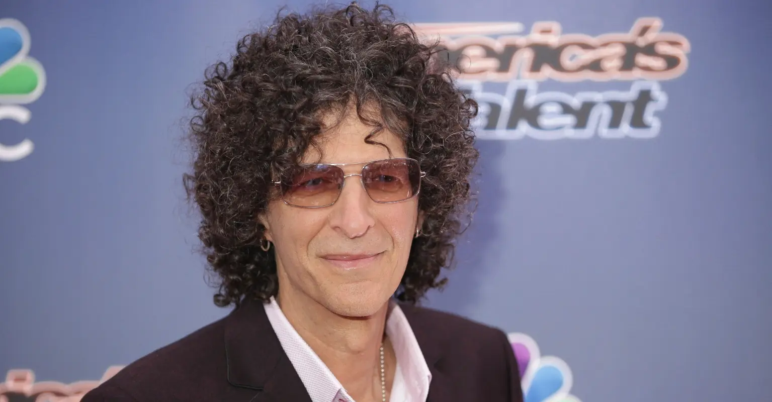 Howard Stern calls out Oprah Winfrey for 'showing off' lavish lifestyle