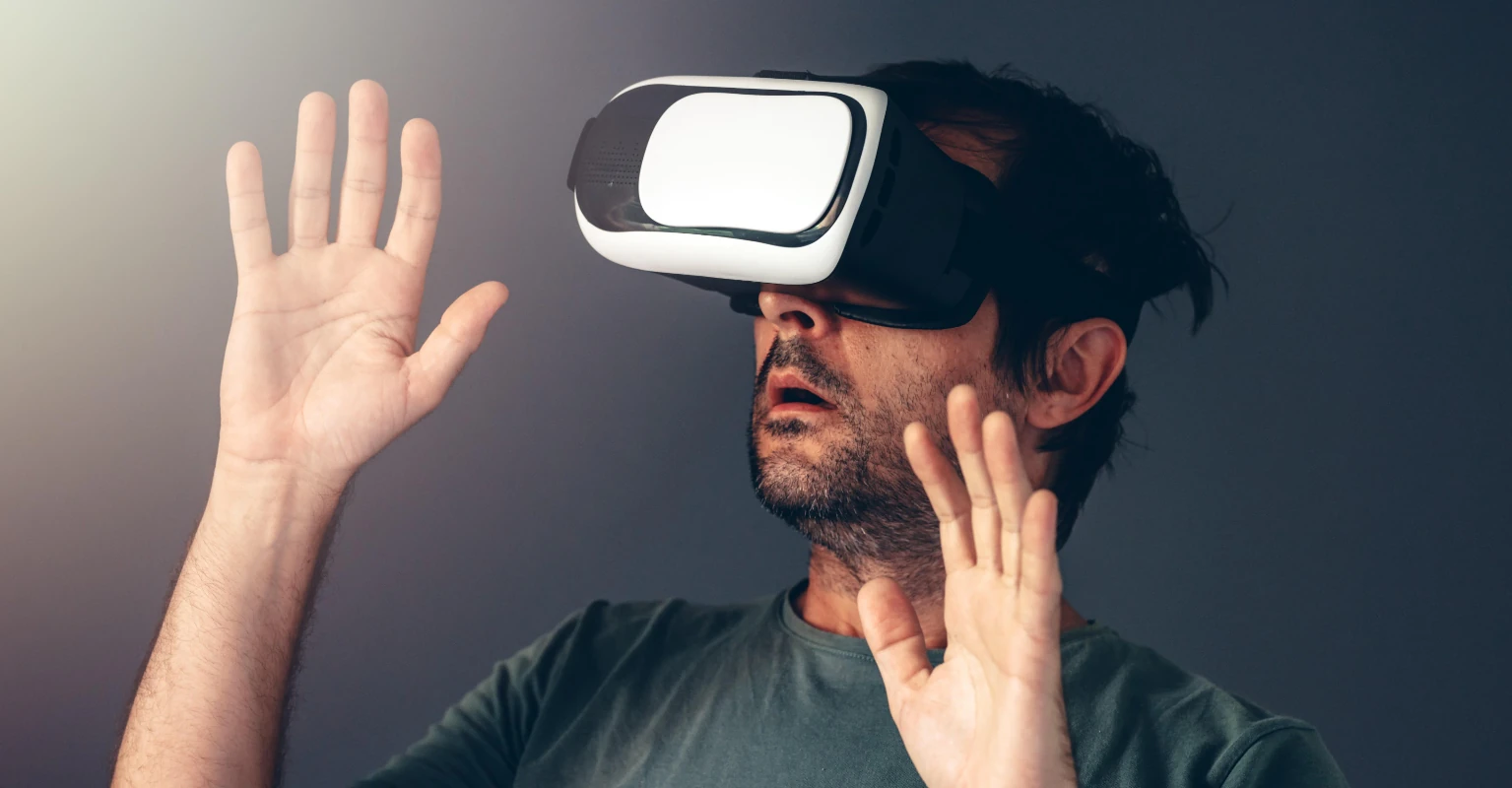 Inventor is creating a VR headset that supposedly 'kills' you if you die in the video game