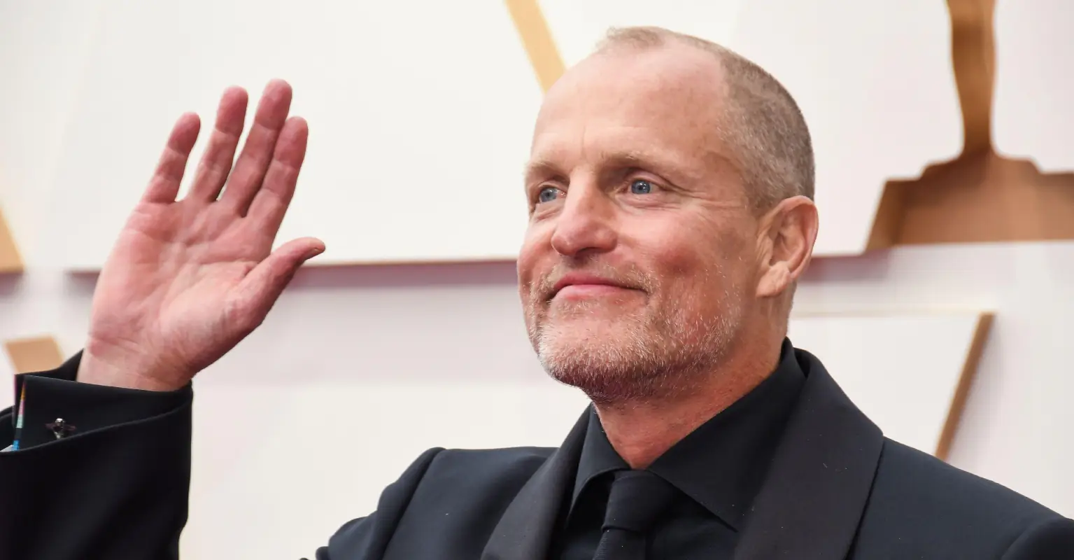 Woody Harrelson giving Michael J. Fox bear hug is warming hearts