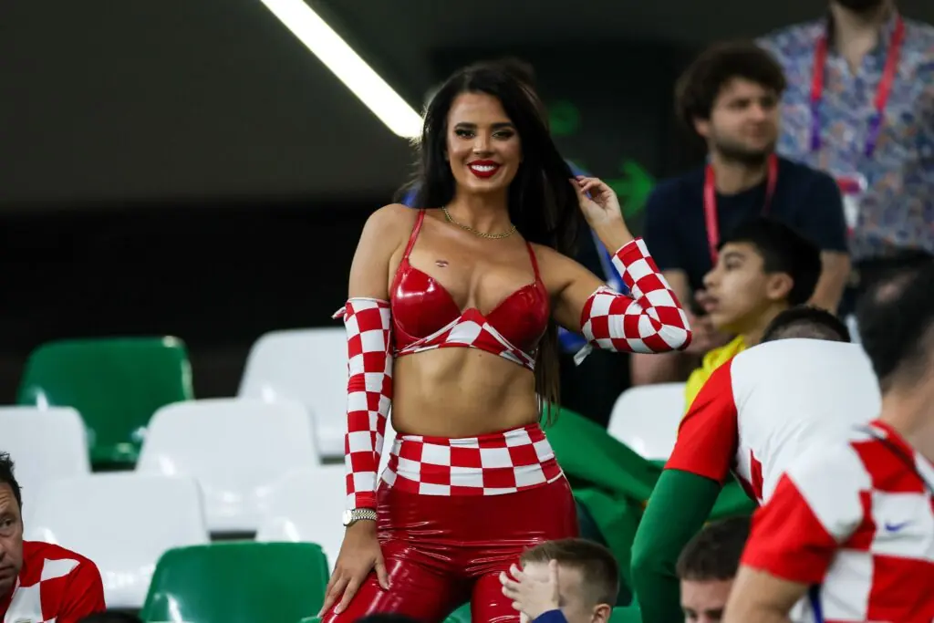 wp-image-1263184008 size-large