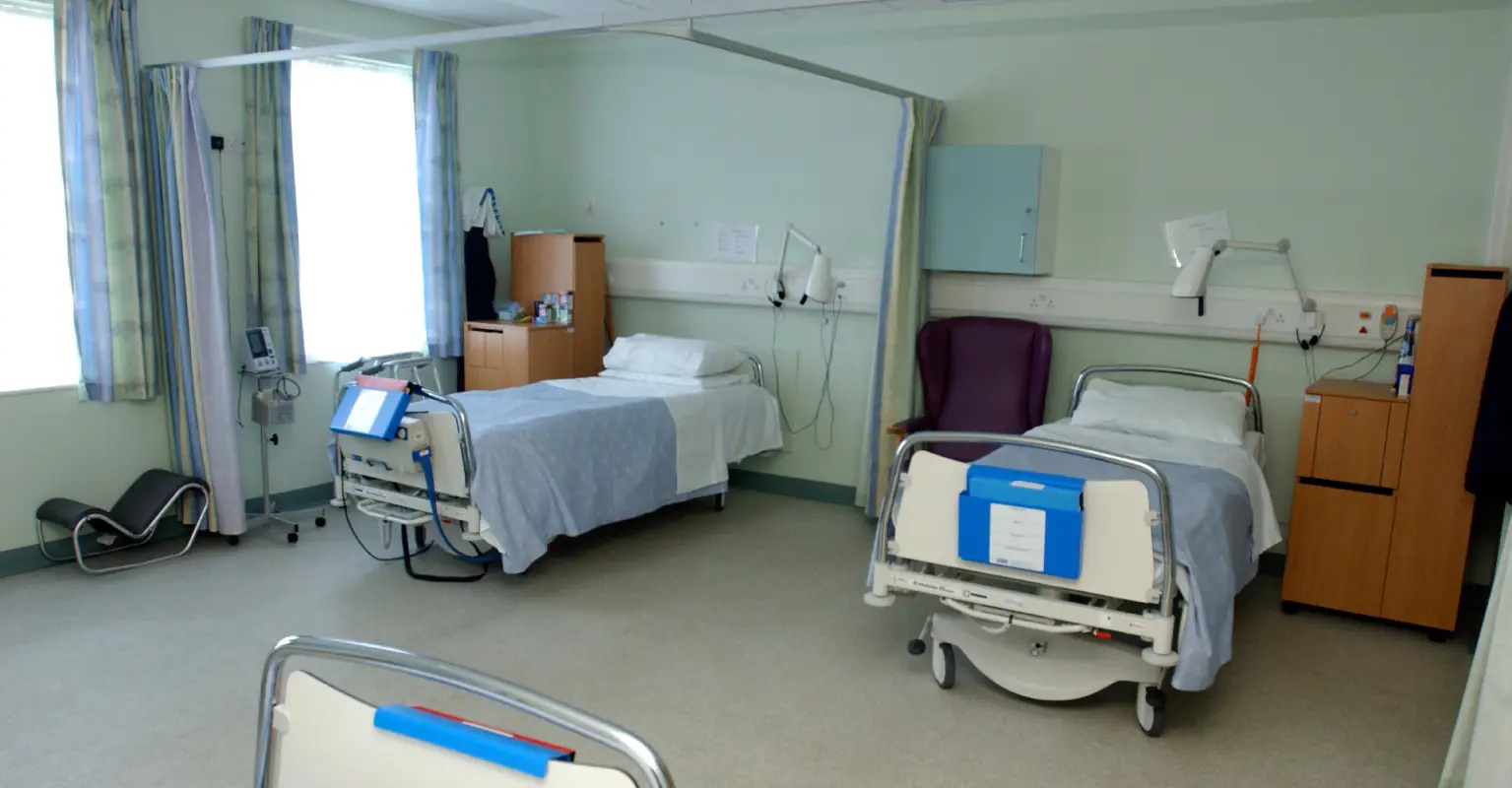 Young woman given just weeks to live after a tiny mole turned out to be terminal cancer