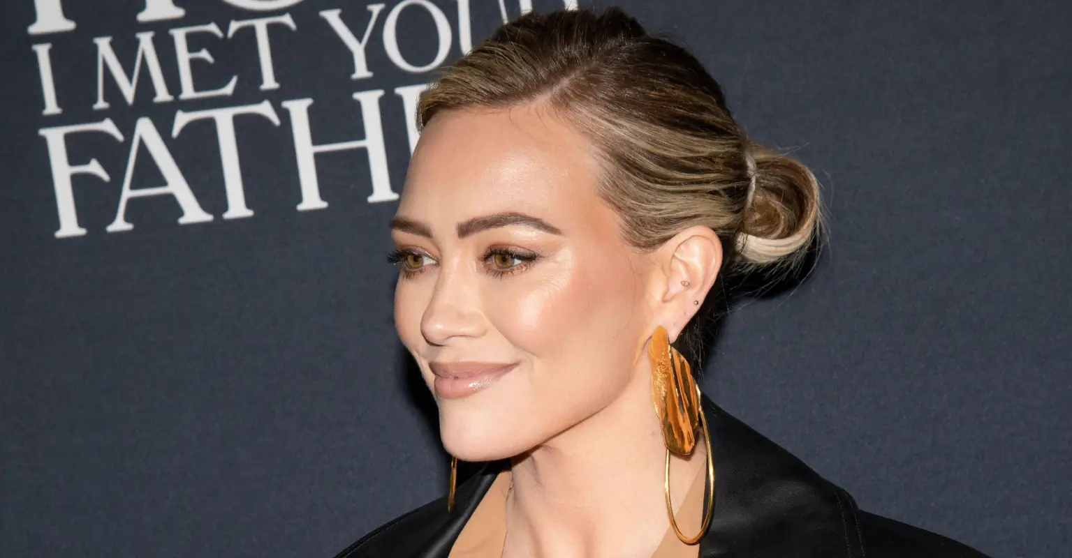Fans are outraged after news outlet writes: 'Hilary Duff still looking great at age 35'