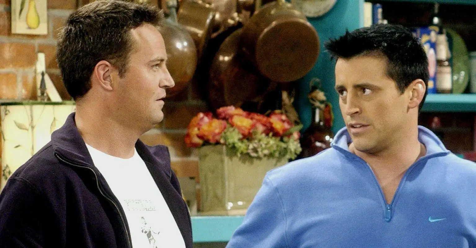 People are freaking out after noticing Matthew Perry's hand while re-watching 'Friends'