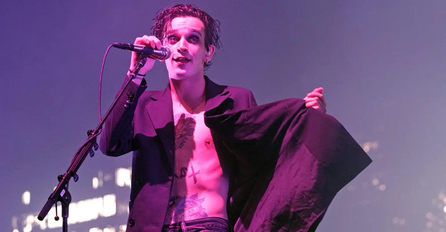 Azealia Banks tells Matty Healy to 'wash his d***' in warning to Taylor Swift