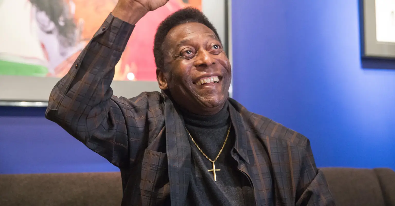 Pelé's mom is unaware that her son has died, soccer legend's sister says