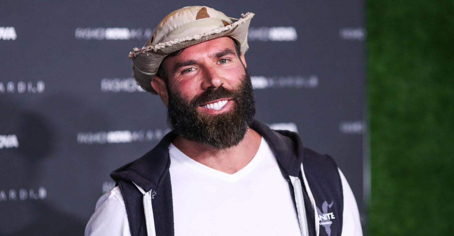 Dan Bilzerian says he's known Salt Bae is 'weird' for years and shares DMs from star