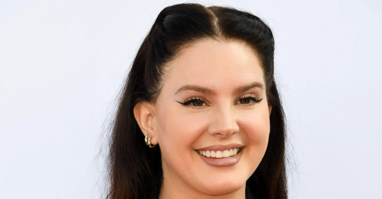 Lana Del Rey used just one billboard to promote her new album and put it in her ex's hometown