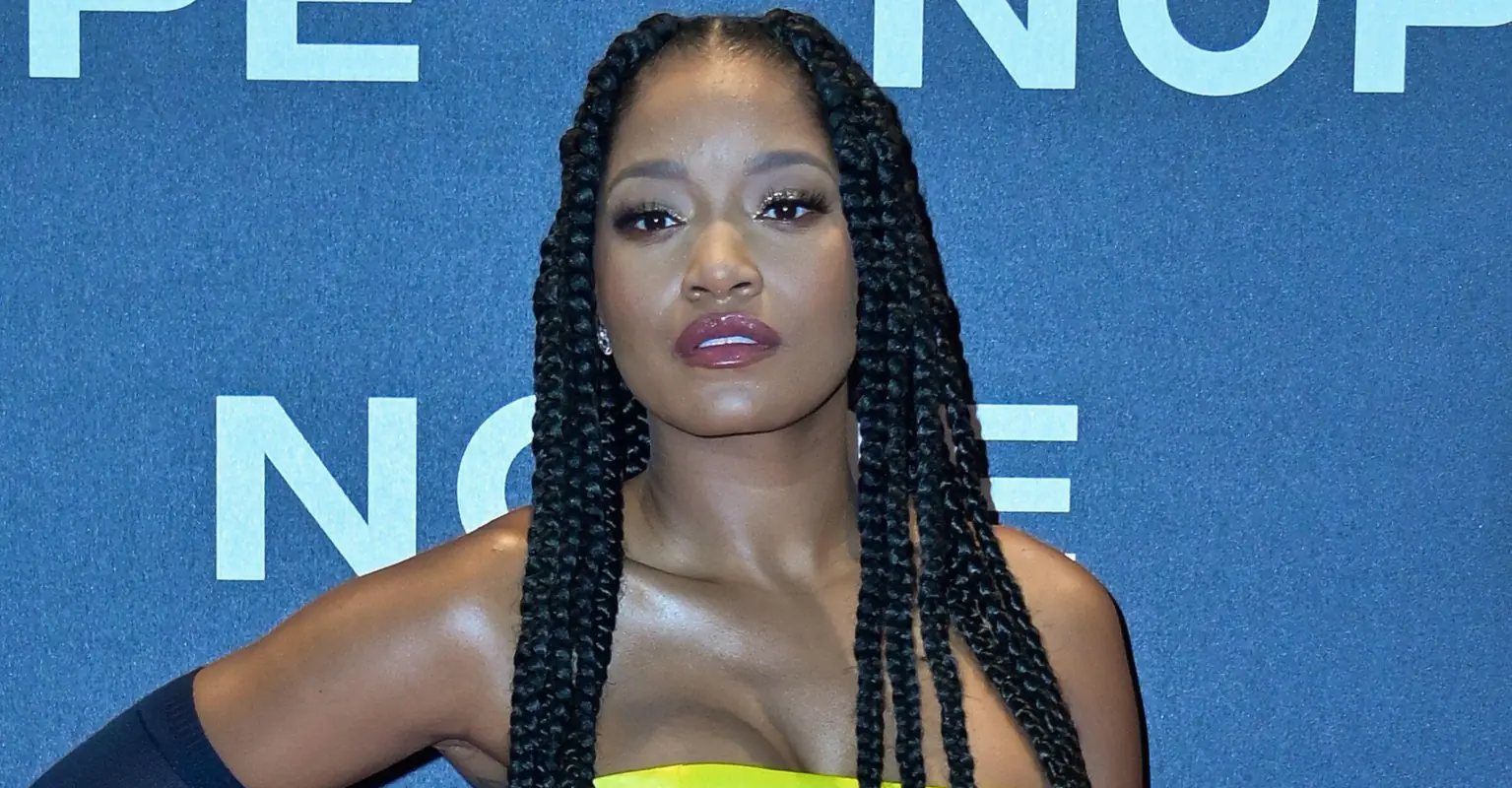 Keke Palmer reveals she's pregnant as she shows off baby bump on 'SNL'