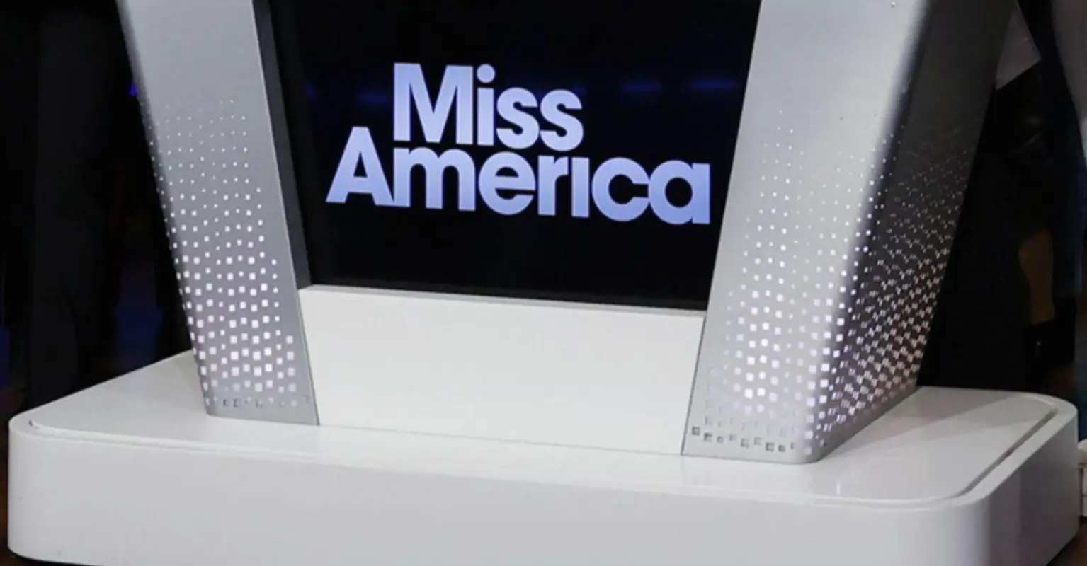 Nuclear engineering student Grace Stanke crowned Miss America