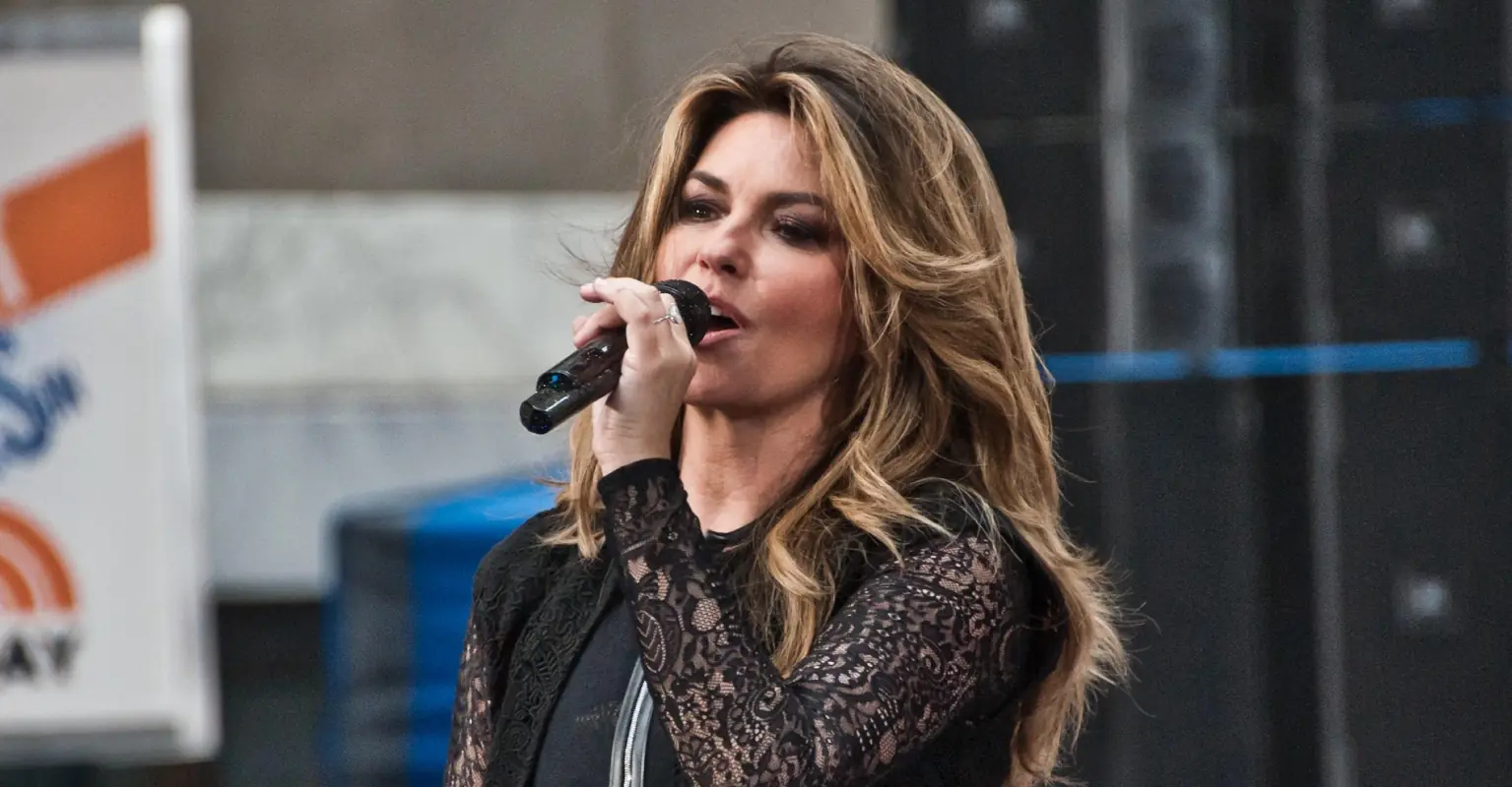 Fans can't quite believe Shania Twain is 57 following appearance at People's Choice Awards