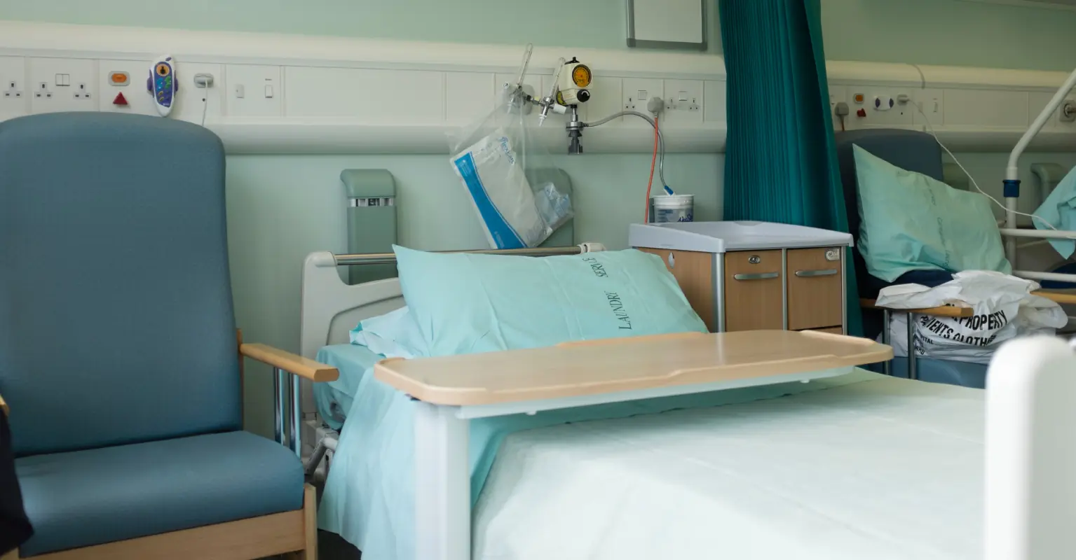 Dad who thought he had 'man flu' ended up losing all four of his limbs and some of his face