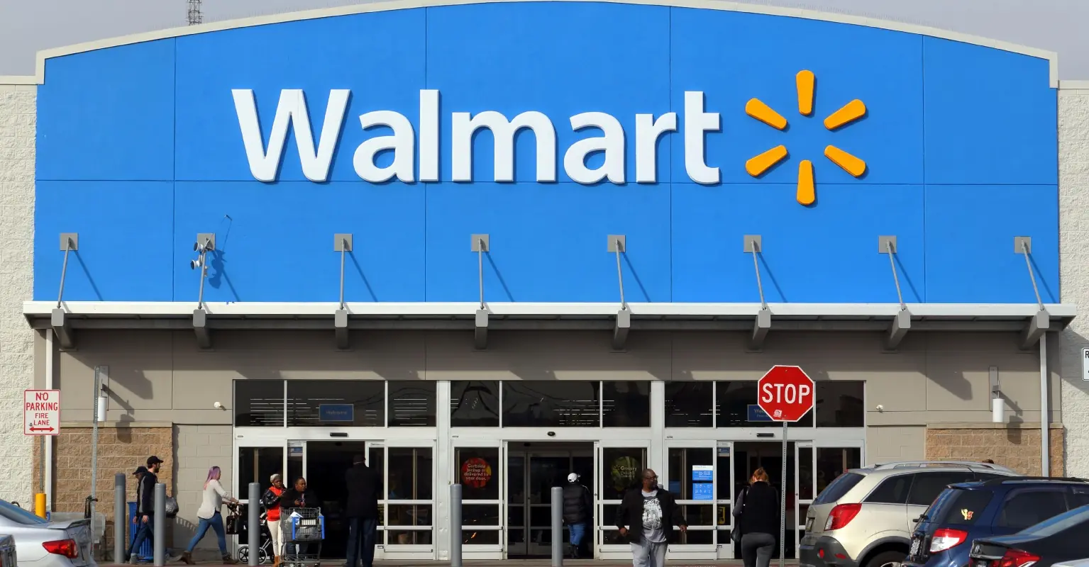 Police fatally shoot woman holding Walmart worker hostage