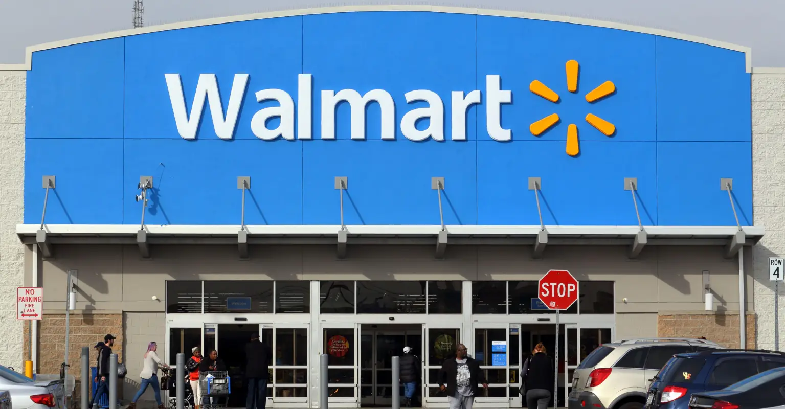 Walmart employee held at gunpoint says she will not quit following terrifying incident
