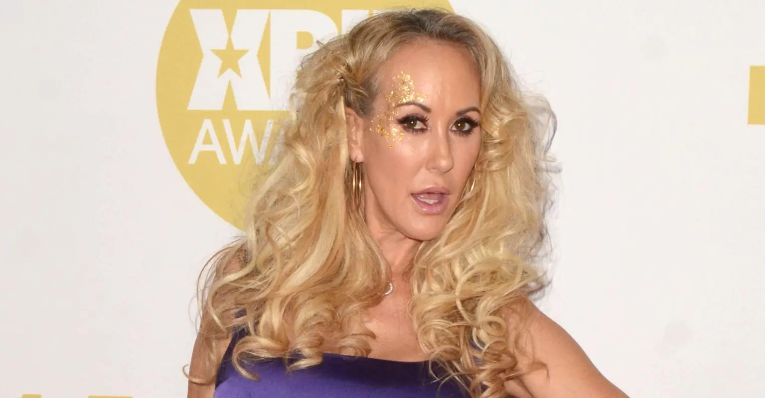 Adult star Brandi Love is having her 'face detached'