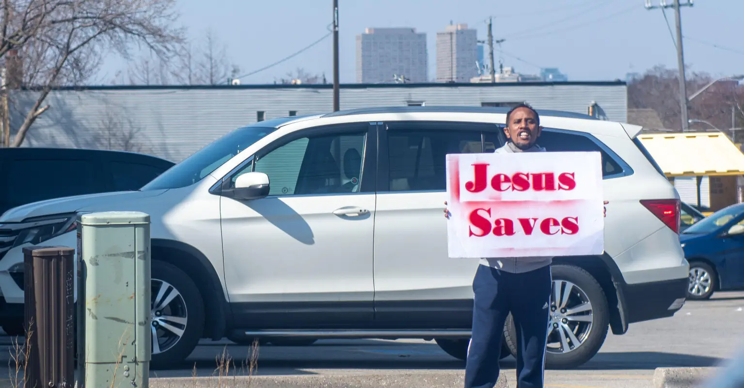 Man ordered to either remove 'Jesus Saves' shirt or leave mall speaks out