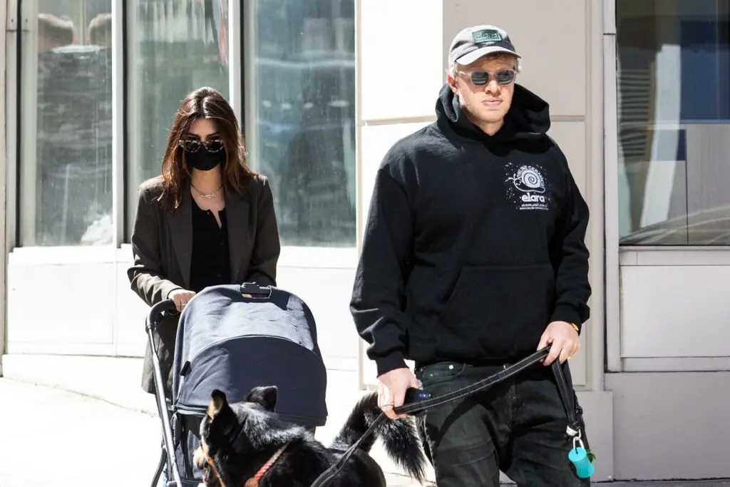 Emily Ratajkowski has had enough of dating men who can't handle a strong woman - Article Image 1