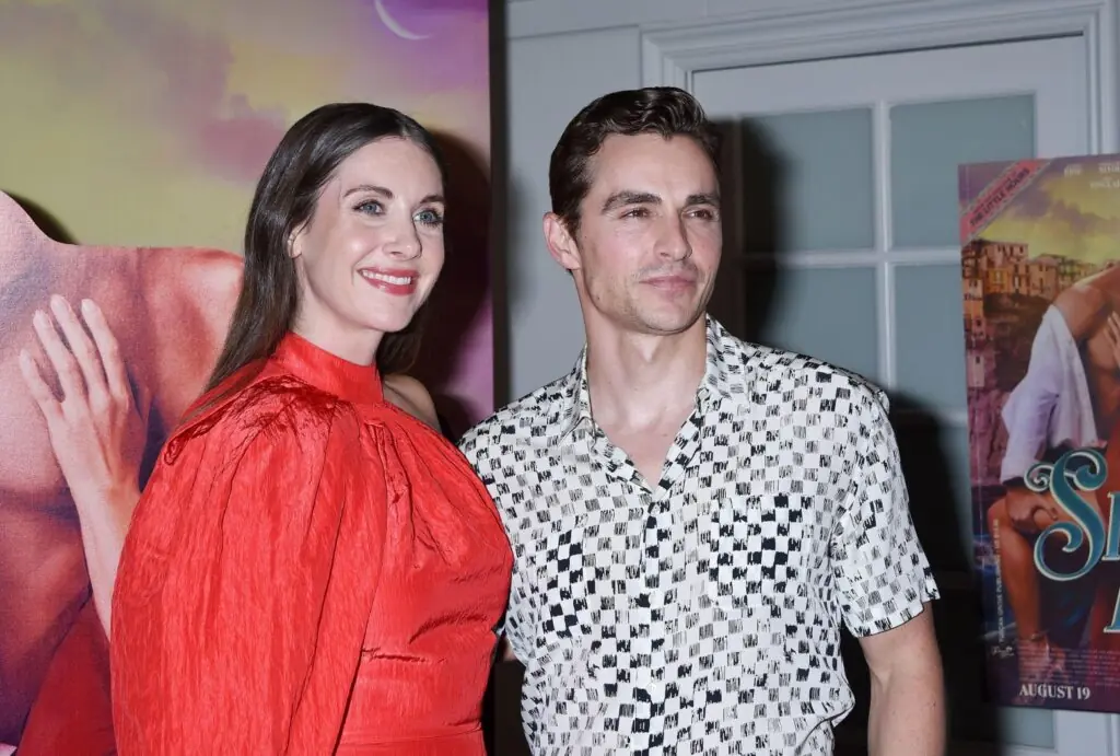 wp-image-1263189906 size-large