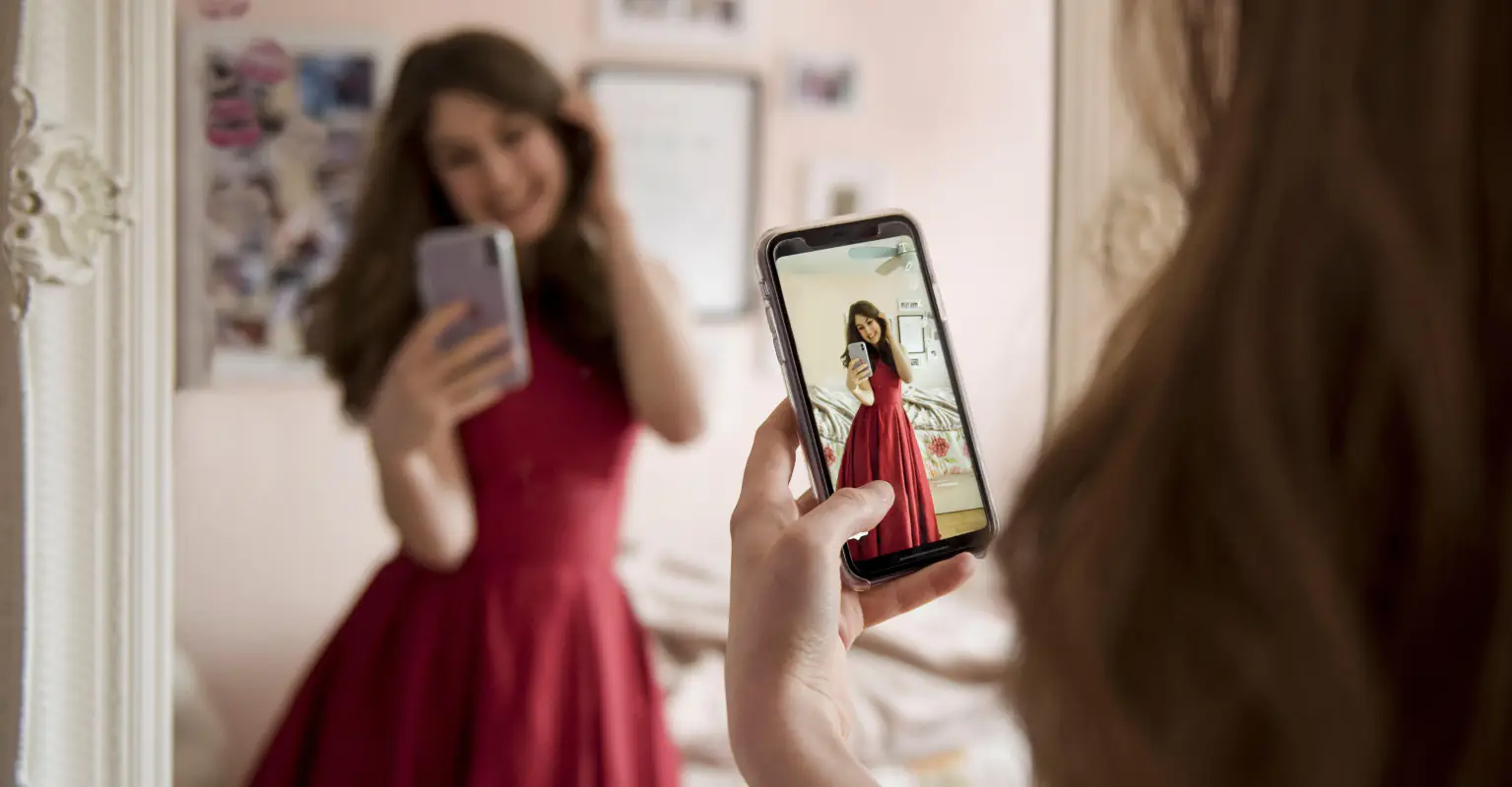 School slammed as 'creepy' after demanding girls submit 'front and back’ prom dress photos
