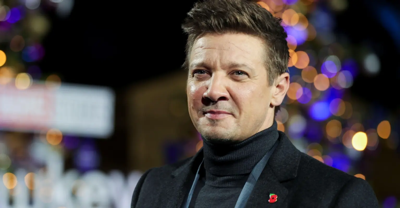 Jeremy Renner shares video from intensive care unit