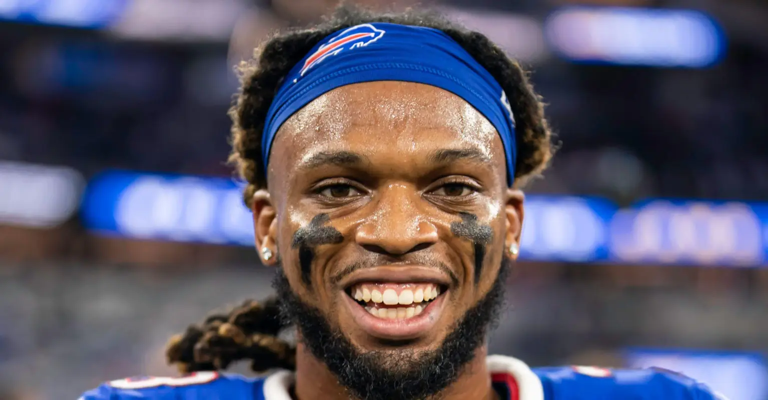 ESPN praised for how it handled broadcast during horrific Damar Hamlin collapse