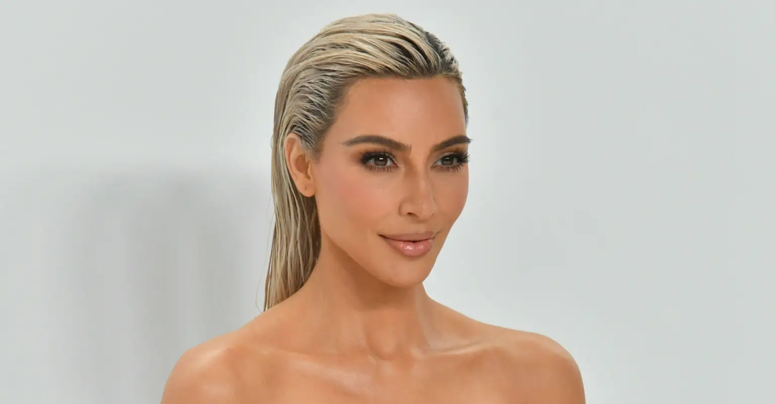 Kim Kardashian crops Jennifer Lopez out of her selfie with Oprah Winfrey