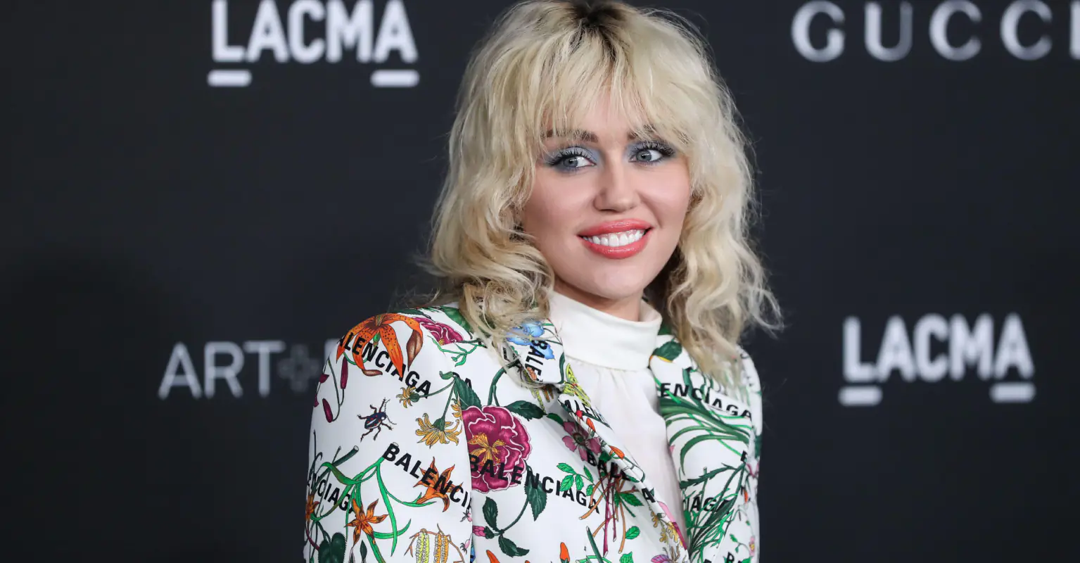 Fans reveal all the 'swipes' Miley Cyrus 'took at ex Liam Hemsworth' in new song 'Flowers'