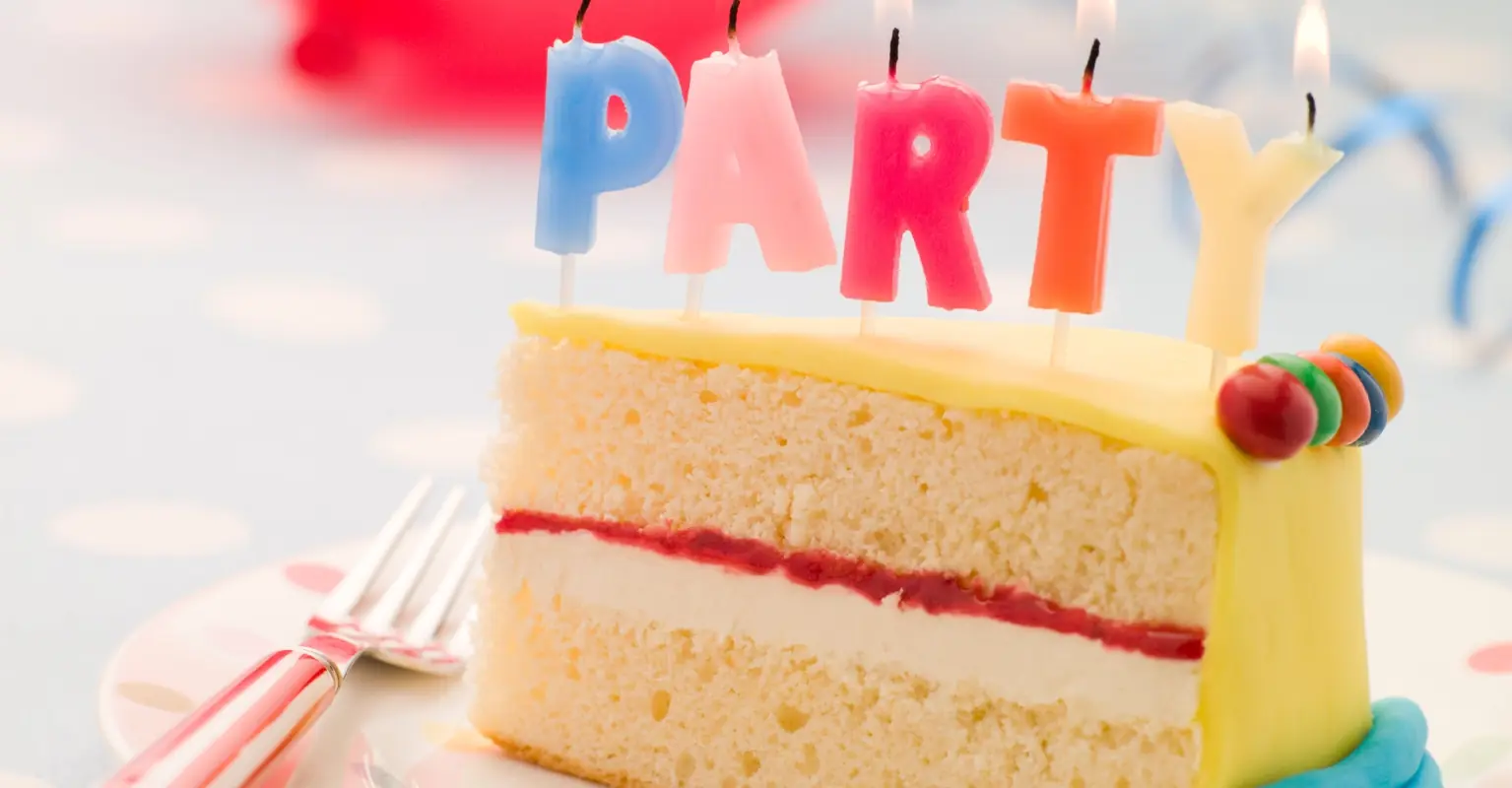 Dad throws birthday party for his little boy but none of his friends show up