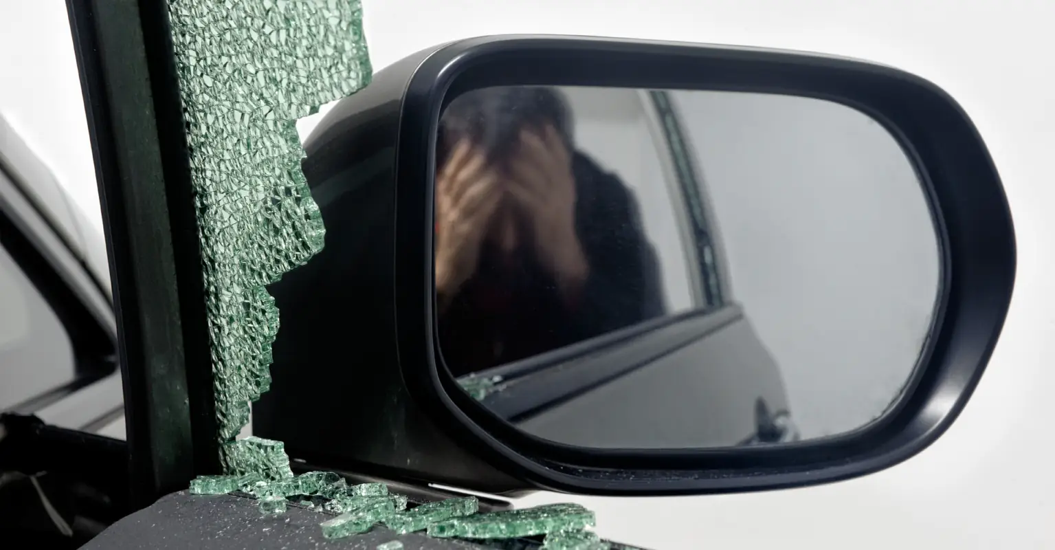 Terrifying moment father realizes his car's been stolen with 2-year-old son inside