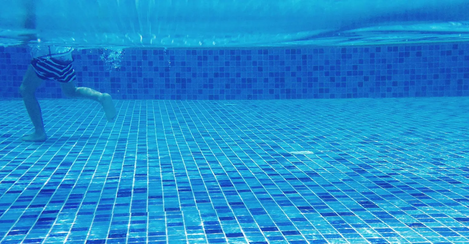 Swim teacher charged after 4-year-old drowns during swimming lesson