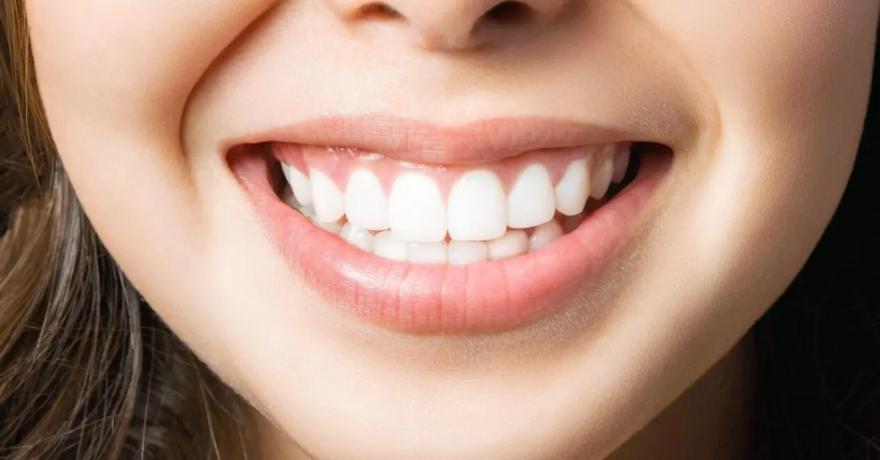 Woman who had all of her teeth pulled out finally gets her smile back