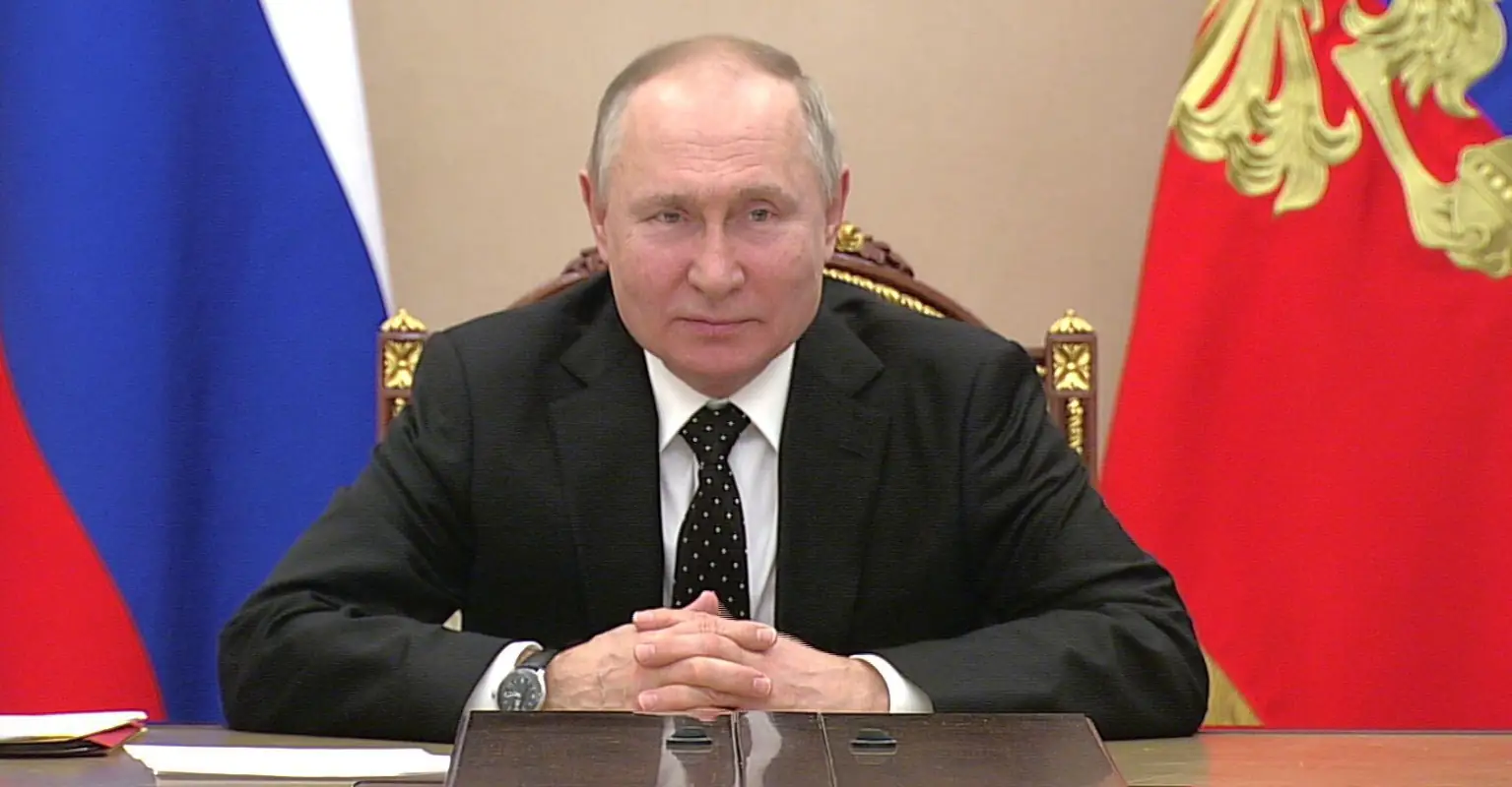 Vladimir Putin loses his cool and publicly berates government minister during call