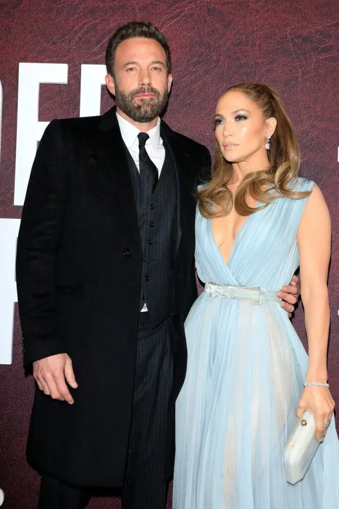 wp-image-1263193338 size-large