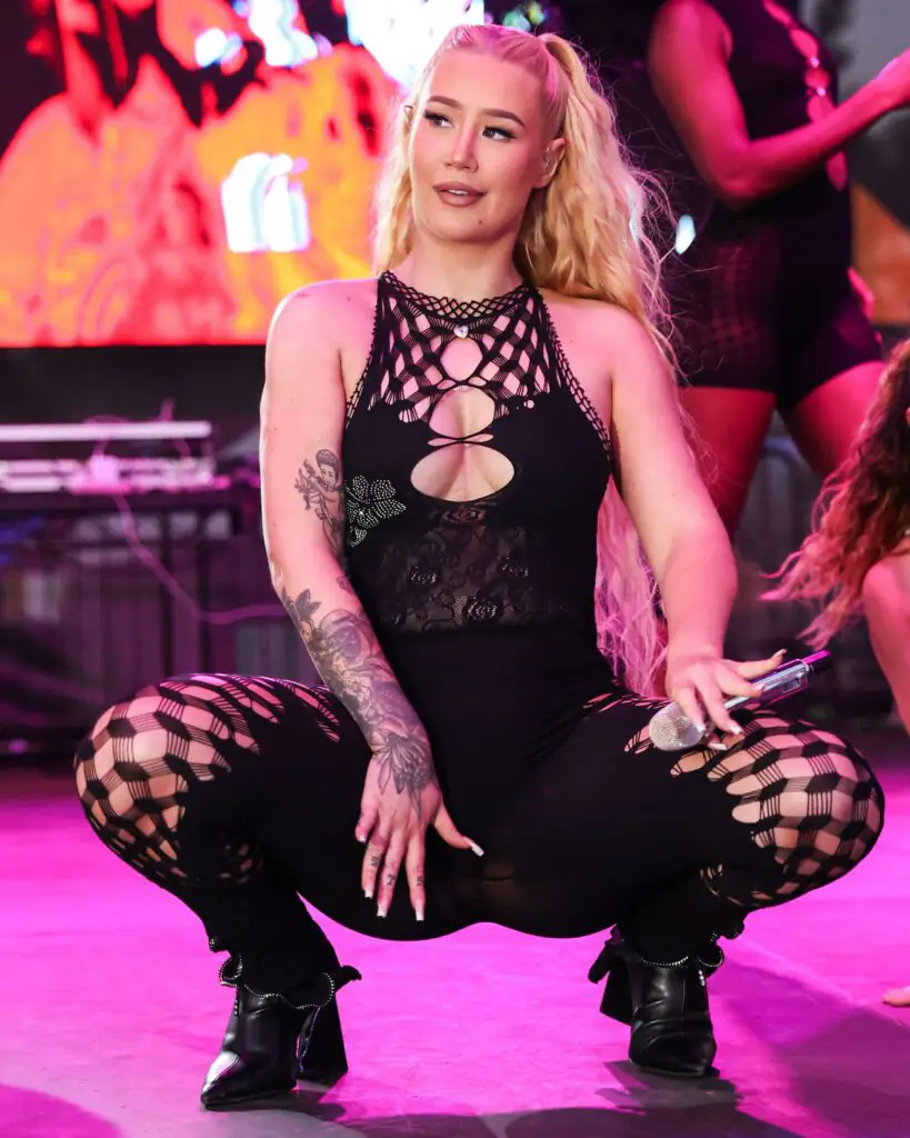 size-large wp-image-1263197096