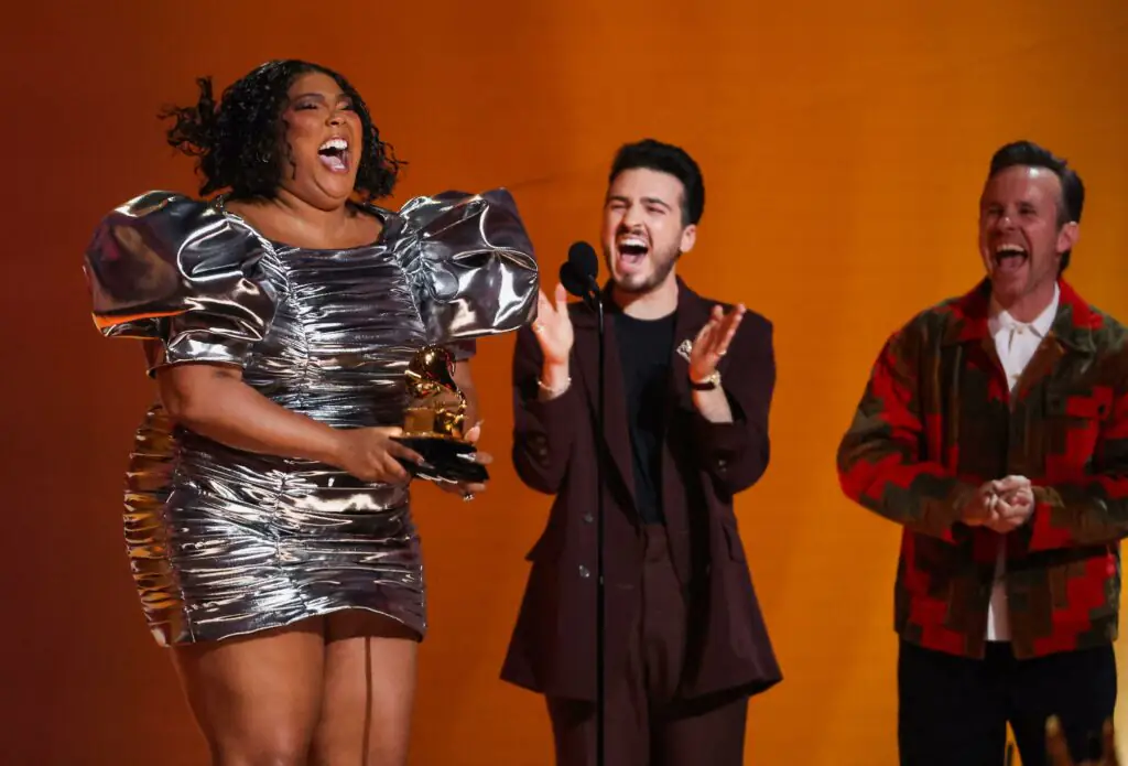 wp-image-1263194464 size-large