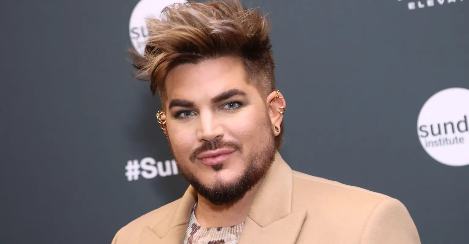 Famous singer looks unrecognizable as he transforms into old man for music video