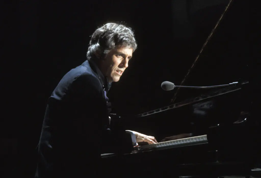 size-large wp-image-1263194124