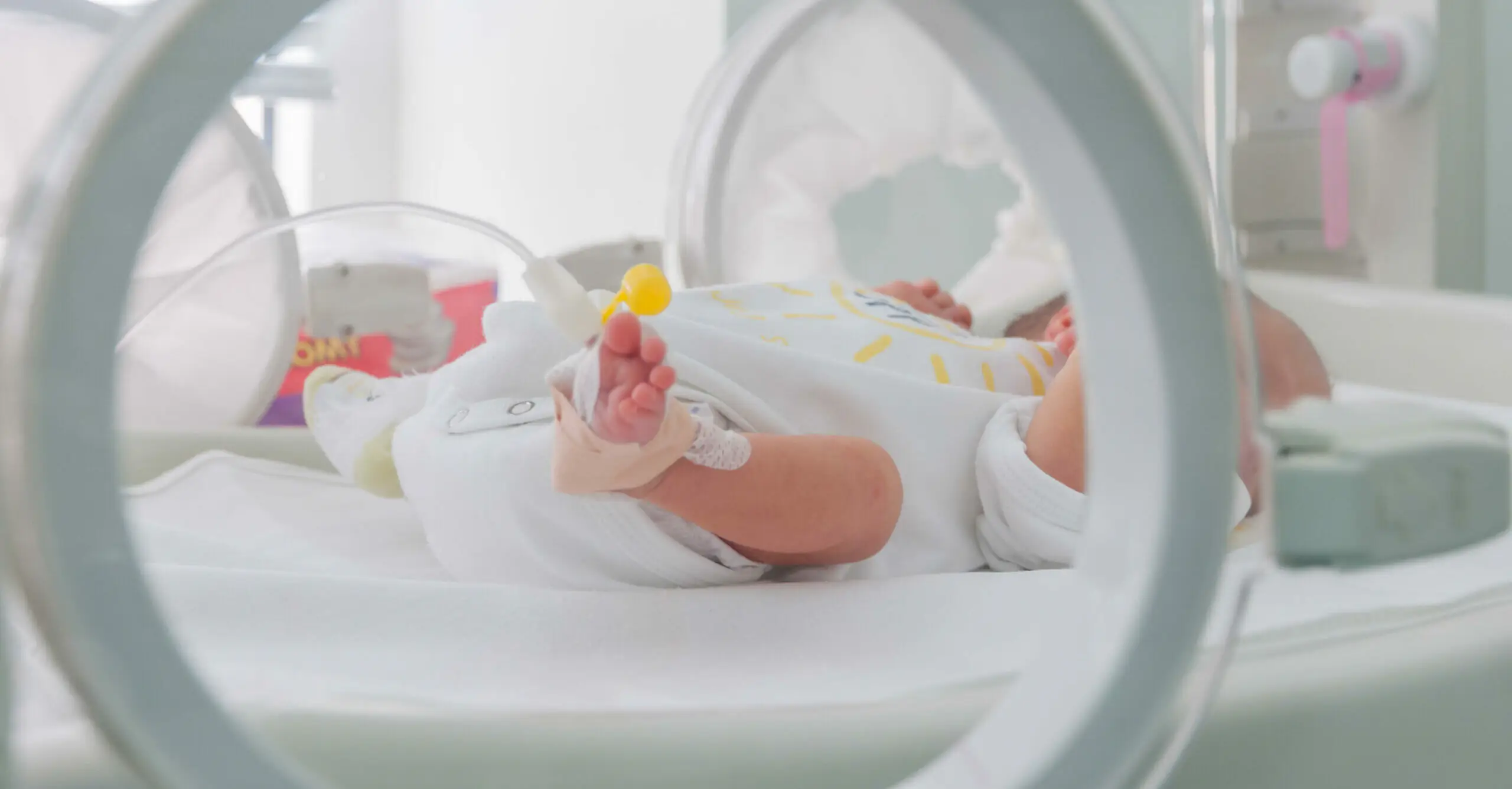 Mom sparks debate after saying she'd rather save herself than her baby in labor