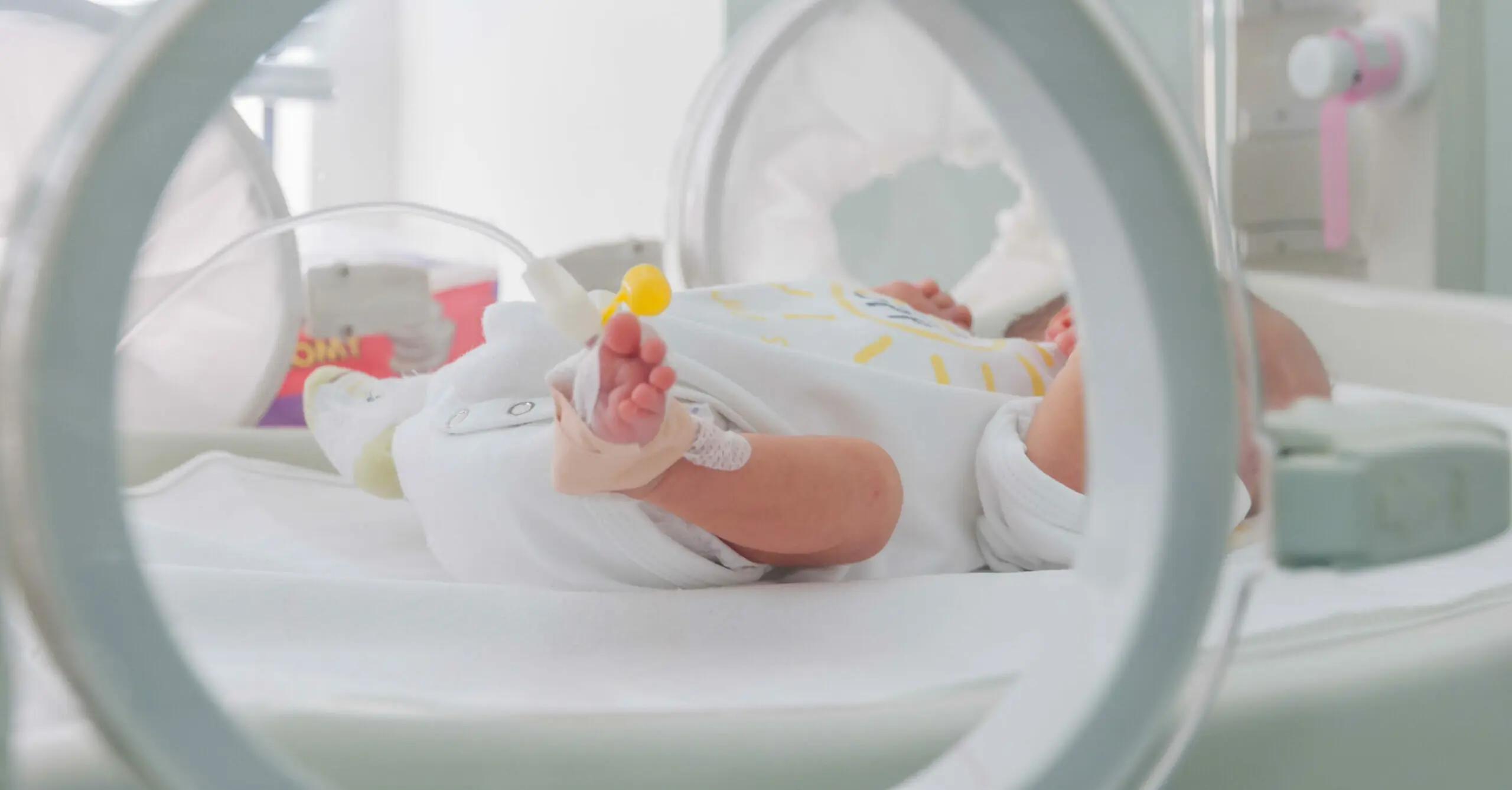 Mom sparks debate after saying she'd rather save herself than her baby in labor