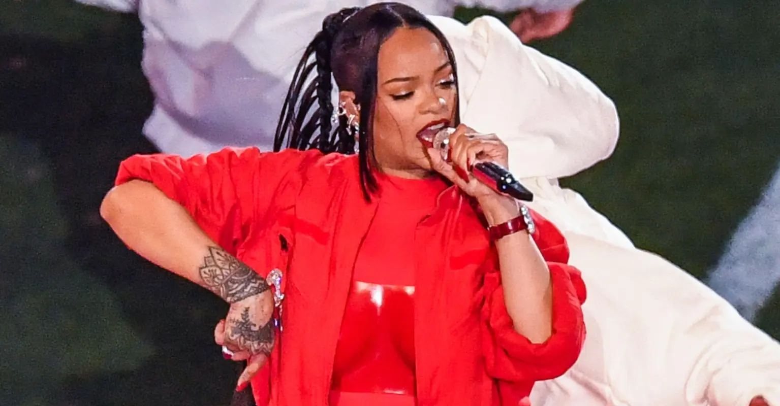 Howard Stern thinks Rihanna 'lip-synced through 85%' of Super Bowl performance